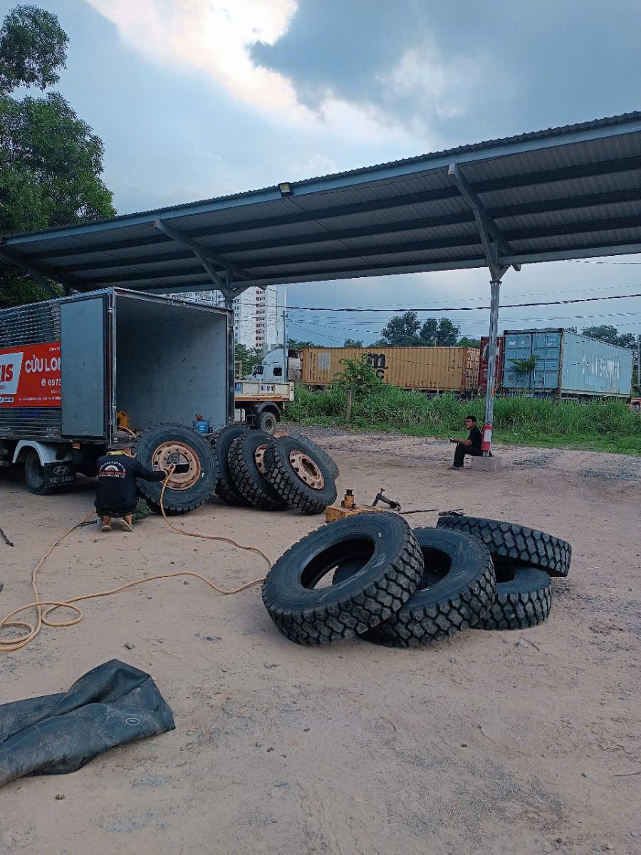 BÁO GIÁ THAY LỐP XE LƯU ĐỘNG / DĨ AN/ THUẬN AN/ THỦ DẦU MỘT/ BÌNH DƯƠNG / TP HCM